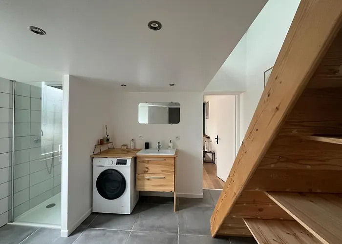 Maison Independante Avec Cour Privative